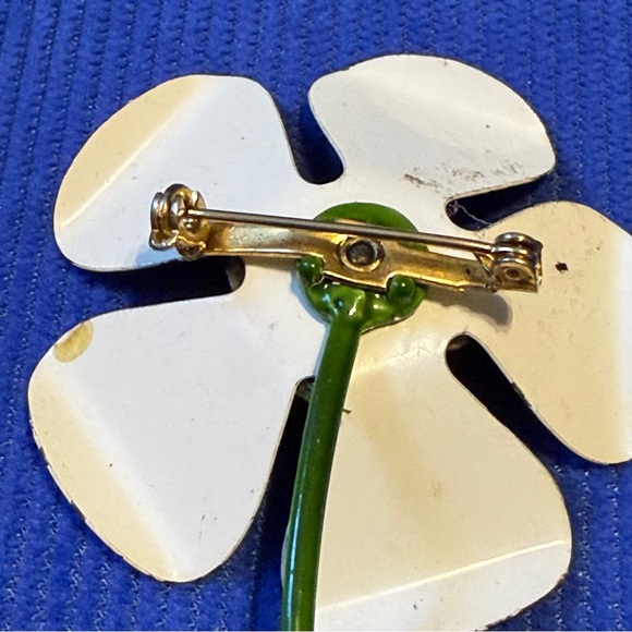 Vintage White Floral and Pink Brooch - Picture 5 of 8